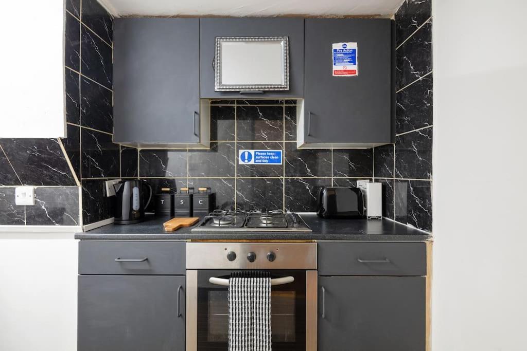 2A - Bright & Airy 2 Bed Flat - 20 Mins To Central London Exterior photo